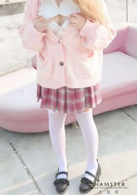 年轻的女教师在线观看