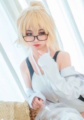 他是龙