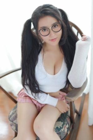 诱人的年轻的秘书3中文字幕
