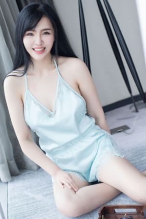 不扣钮的女孩在线