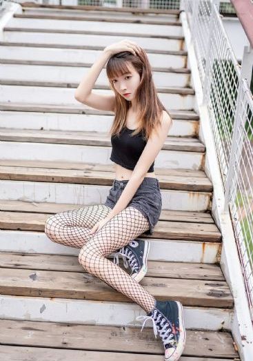 军舰上的女士兵