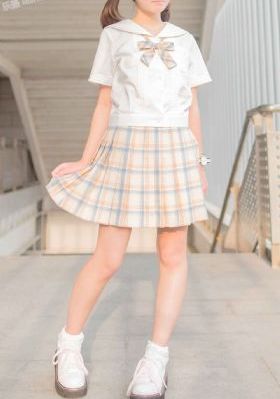 美女露咪咪