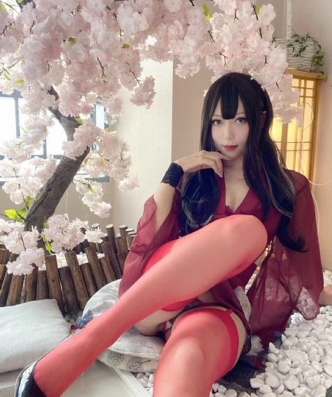 相亲对象是强硬的问题学生