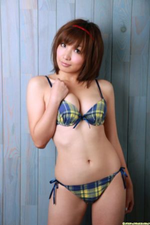 李采潭妈妈的职业